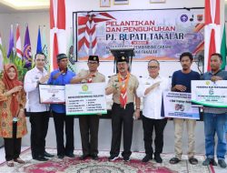 Menteri Pertanian Bagikan Bantuan Mesin Pertanian dan Ribuan Bibit di Takalar