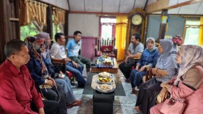 Kunjungi Guru Yang Diseruduk Kerbau, Kadis Dikbud Sampaikan Pesan Pj Bupati Takalar