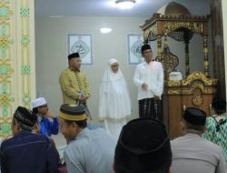 Khatam Al-Qur’an, Pj. Bupati Takalar Berikan Hadiah Khusus ke Jamaah Tarwih