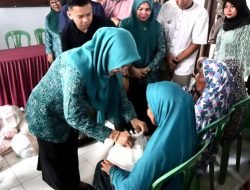 “Jelang Idul Fitri, Masyarakat Miskin Ekstrem dapat Paket Sembako dari Pj. Bupati dan Pj. Ketua PKK Takalar