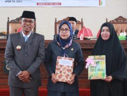 “Pj Bupati Takalar Hadir di Rapat Paripurna, Serahkan RPJPD Tahun 2025-2045 ke DPRD”