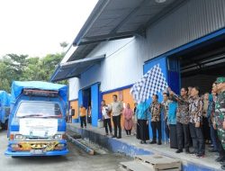 Pj. Bupati Takalar Melepas Secara Resmi Cadangan Beras Pemerintah Untuk bantuan Pangan 2023.