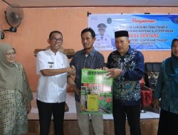 Dukung Kemajuan Pertanian, Pj. Bupati Takalar Serahkan bantuan Alsintan