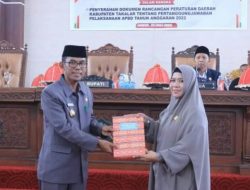 Pj. Bupati Takalar serahkan Ranperda tentang Pertanggung jawaban pelaksanaan APBD TA. 2022