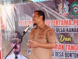 Letakkan Batu Pertama Tanggul Penahan Abrasi Pantai Takalar, Gubernur Sulsel : Jaga dan Semoga Masyarakat terlindung dari abrasi