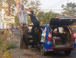 Relawan Partai Garuda dan Tim Daeng Piyo Tertibkan Sendiri Alat Peraga Sosialisasi