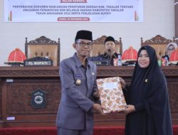 Pj. Bupati serahkan Ranperda tentang APBD Kab. Takalar TA. 2024