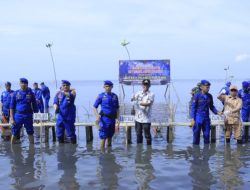 Peringati Hut ke-73 Polairud Tahun 2023, Pj. Bupati bersama Forkopimda Takalar lakukan Penanaman Pohon Mangrove dan Bersih Pantai