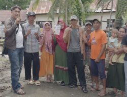 Daeng Piyo Berikan Bantuan Korban Pohon Tumbang di Marbo