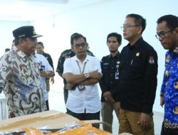 Pj. Gubernur Sul-Sel bersama Pj. Bupati Takalar Tinjau Gudang Logistik KPU