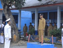 Pj. Bupati Takalar Irup pada Upacara Bendara Bersama Guru dan Siswa SMK N. 4 Takalar