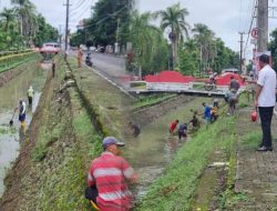Antisipasi Banjir, Pj. Bupati Takalar instruksikan Dinas Lingkungan Hidup Bersihkan Kanal