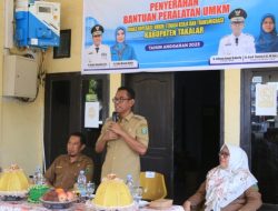 Majukan UMKM Takalar, Pj. Bupati serahkan Bantuan Fasilitas Peralatan Unit Usaha