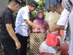 Pj. Bupati Takalar Turun Tangan Langsung Serahkan Bantuan ke Warga Lansia di Lingkungan Tala Kelurahan Sombalabella