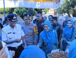Pj. Bupati Takalar didampingi Pj. Ketua TP. PKK hadir di Gerakan Pasar Murah