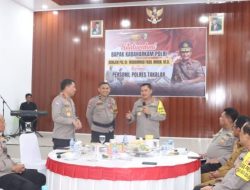 Kedatangan Kabaharkam disambut Kapolres Takalar AKBP Gotam Hidayat, S.I.K., M.Si didampingi Pj. Bupati Takalar Dr. Setiawan Aswad