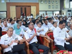 Pj. Bupati Takalar Pimpin Rapat Evaluasi dan Pengawasan Kinerja Pemerintah Daerah Kabupaten Takalar Melalui Aplikasi Ewaki