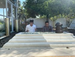 Bakal Calon Wakil Gubernur Azhar Arsyad Ziarahi Makam Pendiri NU Sulsel