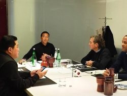 Bahas Persiapan Pertandingan Lanjutan Kualifikasi Piala Dunia, Erick Thohir Bertemu Tim Pelatih Timnas di Belanda